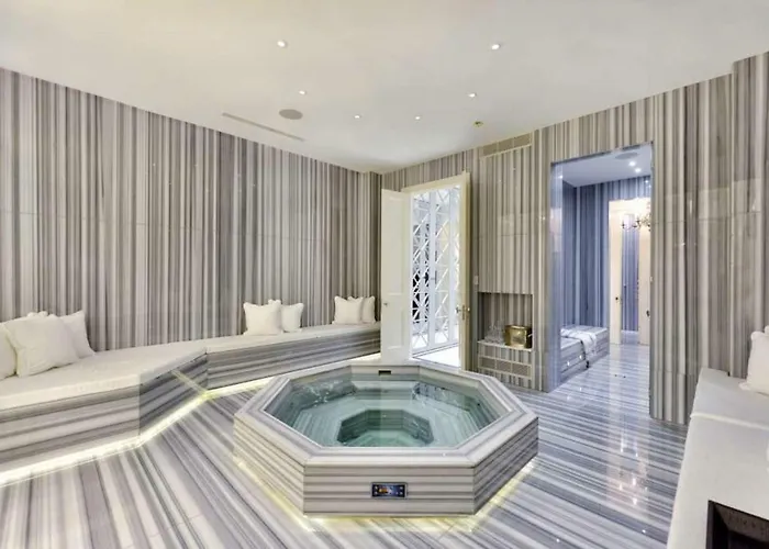 239 Knightsbridge